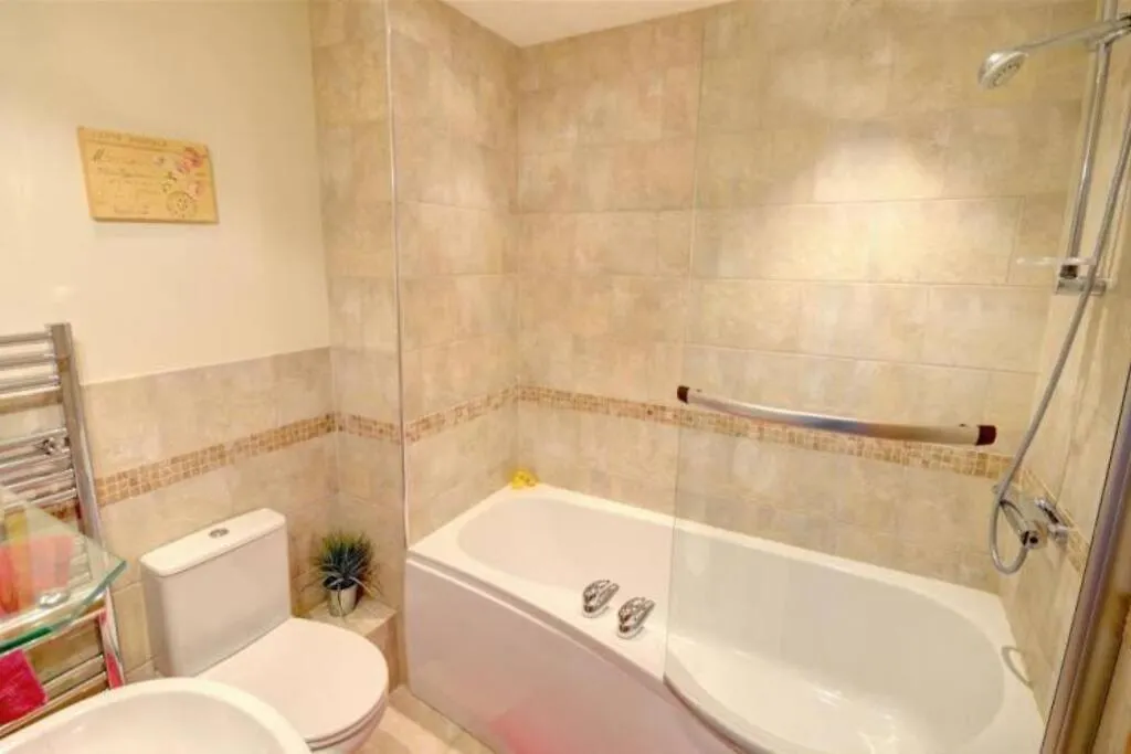 Seagull-Charming Two Bed Ground Floor Retreat, Can Sleep 6 Scarborough